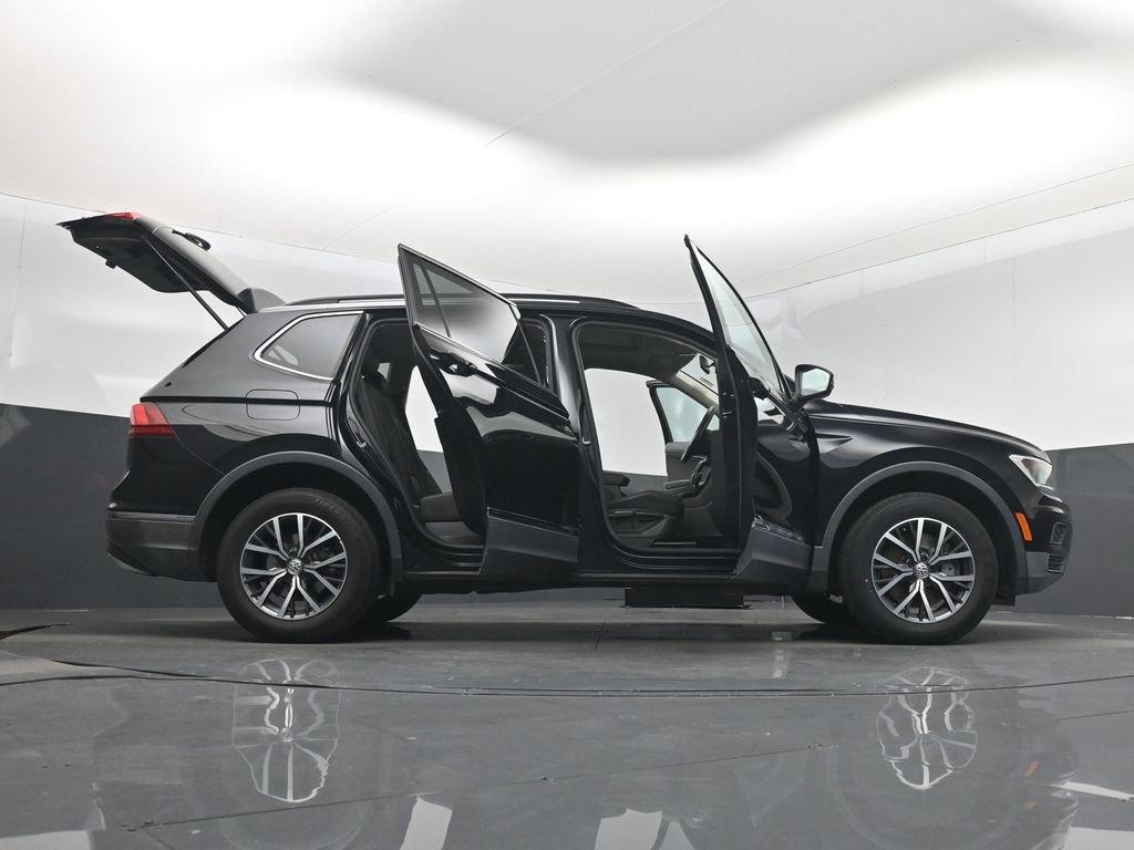 Used 2018 Volkswagen Tiguan SE w/ Panoramic Sunroof Package AWD/4WD image 7