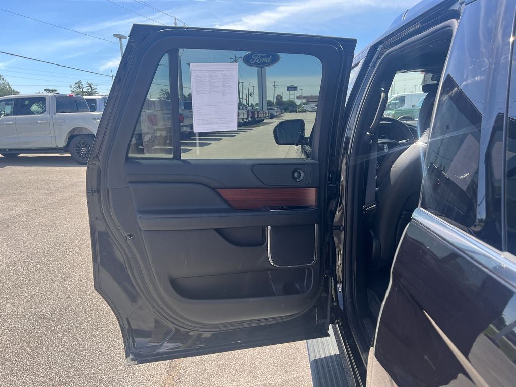 Used 2021 Lincoln Navigator L Reserve AWD/4WD image 15