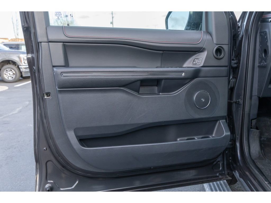 Used 2022 Ford Expedition Max Limited image 20
