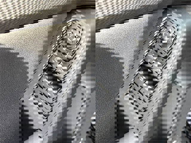 Used 2025 Subaru Crosstrek 2.5i Limited w/ Popular Package #3A image 30