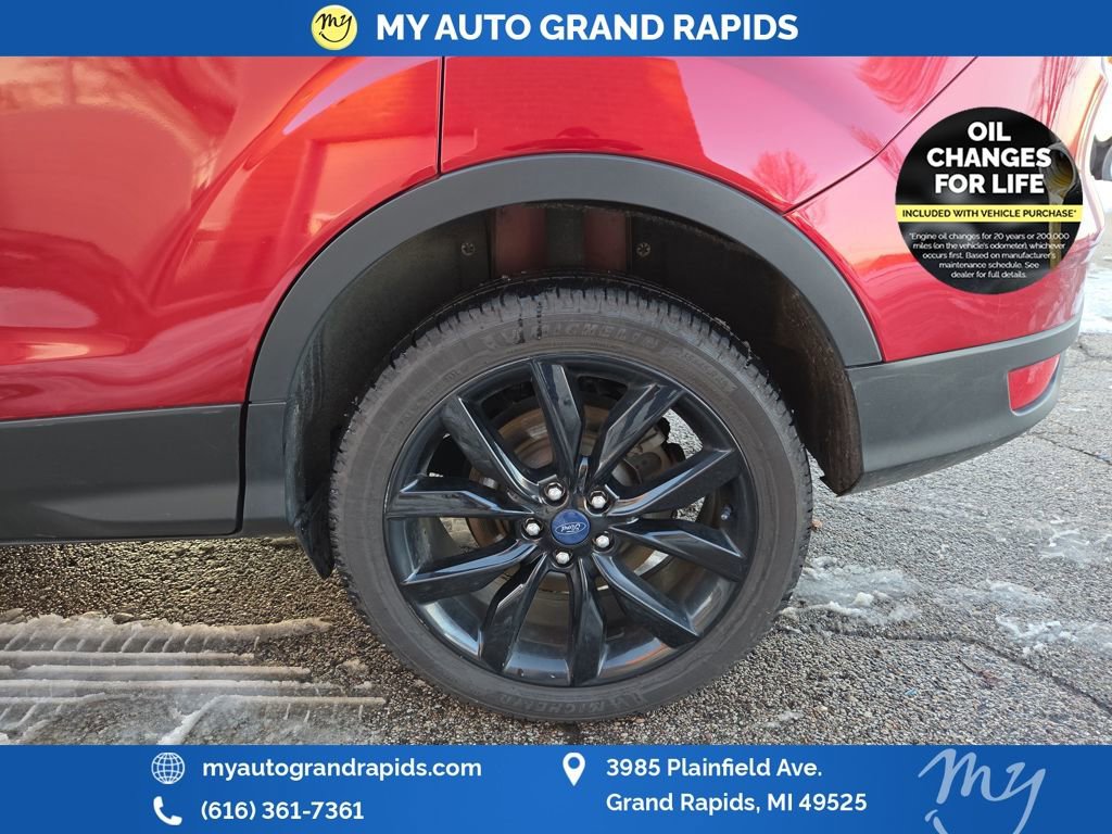 Used 2017 Ford Escape SE w/ SE Sport Appearance Package image 44