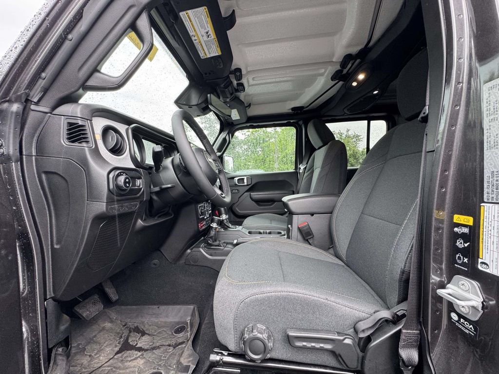 Used 2026 Jeep Gladiator Sport AWD/4WD image 12