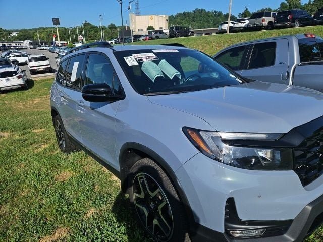 Used 2022 Honda Passport Elite image 2