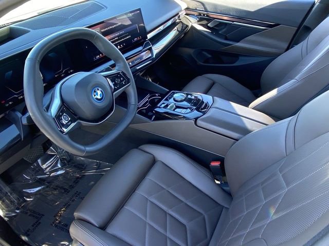 Certified 2025 BMW i5 eDrive40i w/ Premium Package image 20