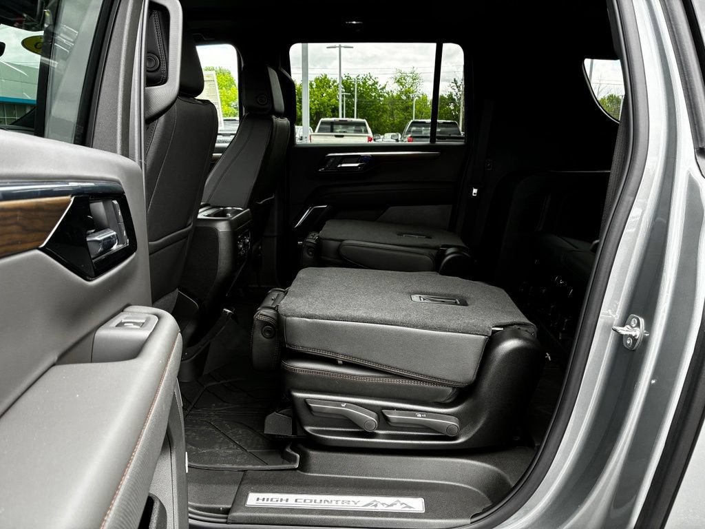 New 2026 Chevrolet Suburban High Country AWD/4WD image 34