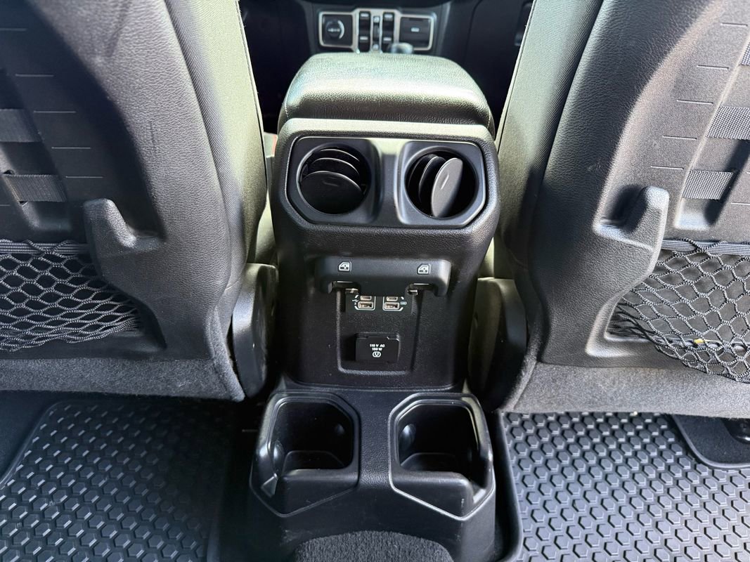Used 2018 Jeep Wrangler Unlimited Rubicon image 27