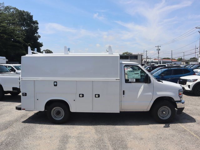 New 2026 Ford E-350 and Econoline 350 Super Duty w/ Power Equipment Group image 2