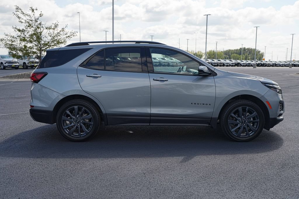 Used 2024 Chevrolet Equinox RS w/ LPO, Floor Liner Package AWD/4WD image 5