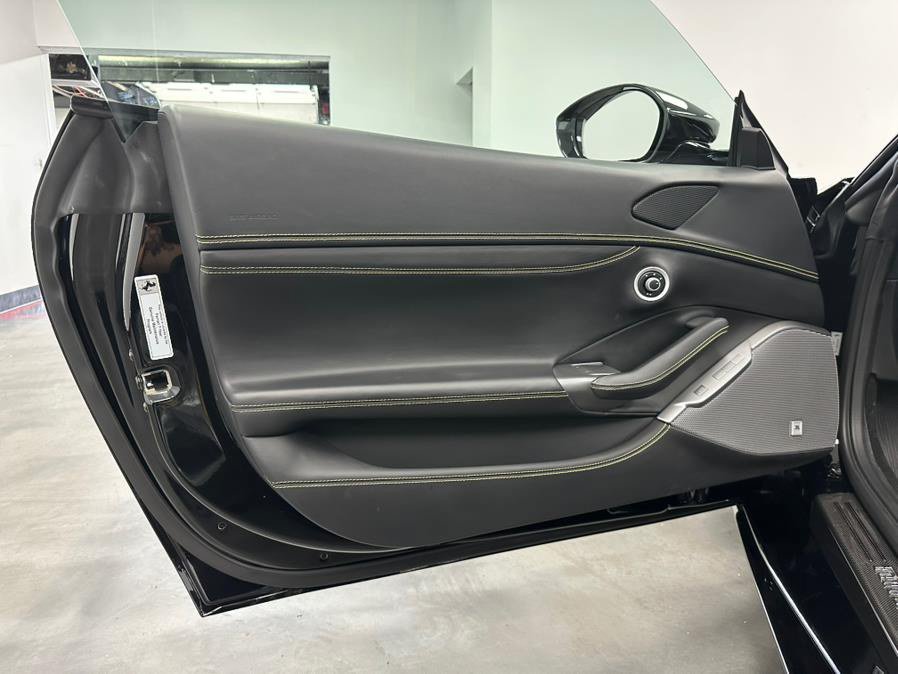 Used 2019 Ferrari Portofino RWD image 49