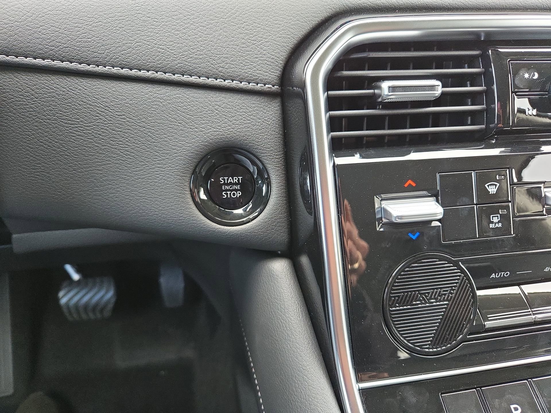 New 2026 Nissan Armada SV image 28