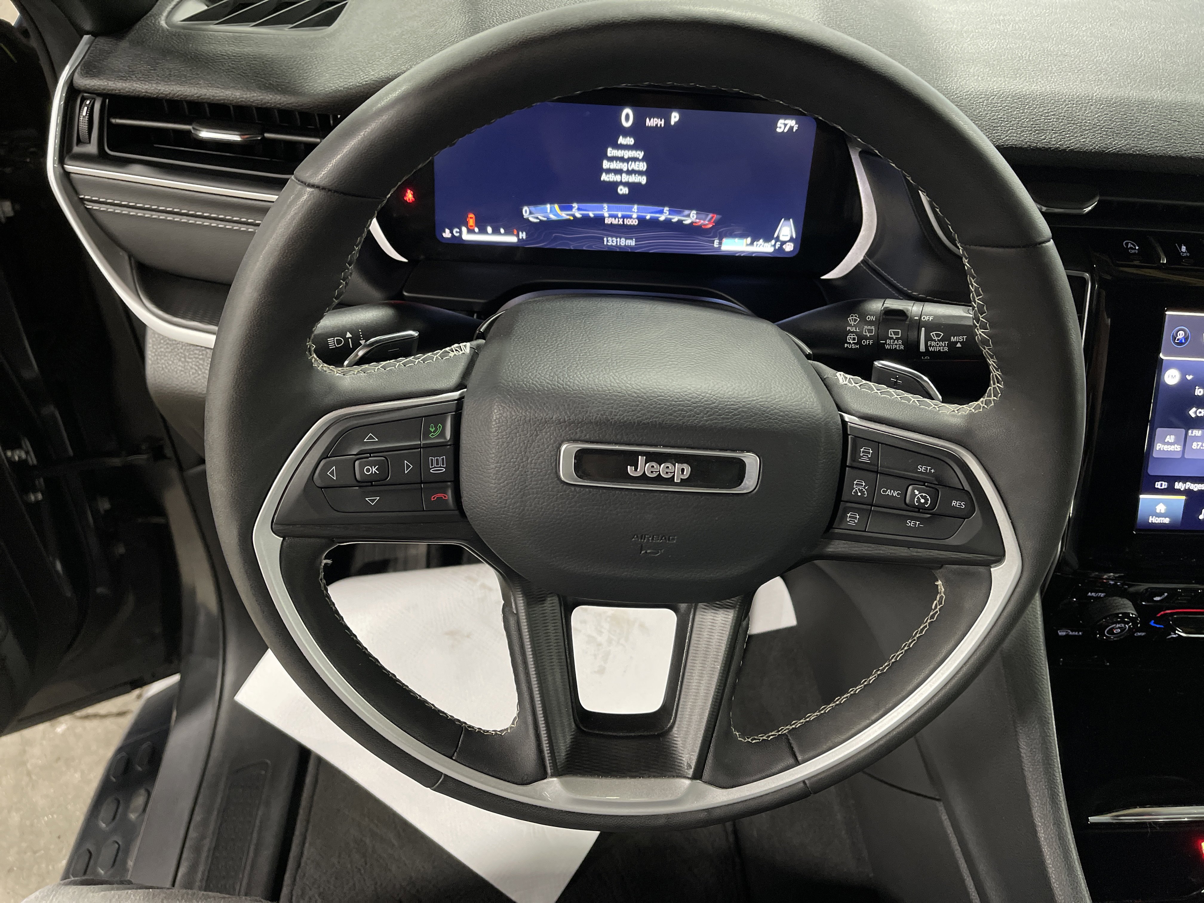 Used 2024 Jeep Grand Cherokee Altitude image 18