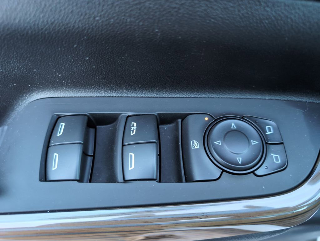 Used 2023 GMC Acadia SLE w/ Driver Convenience Package image 17