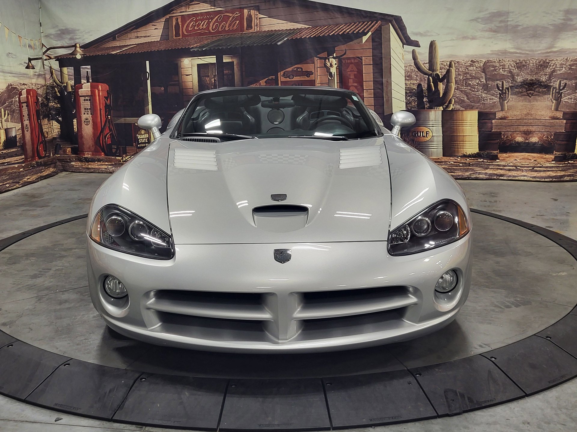 Used 2005 Dodge Viper SRT-10 image 3