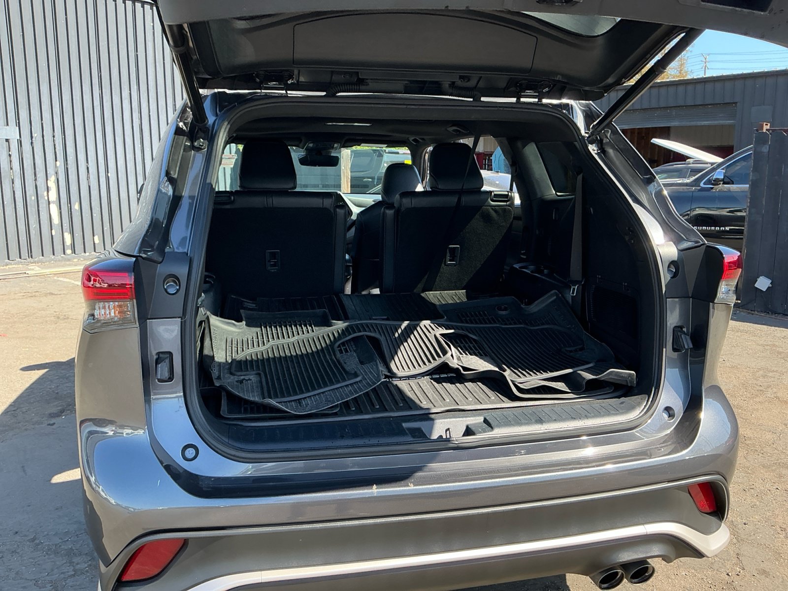 Used 2023 Toyota Highlander XSE FWD image 25