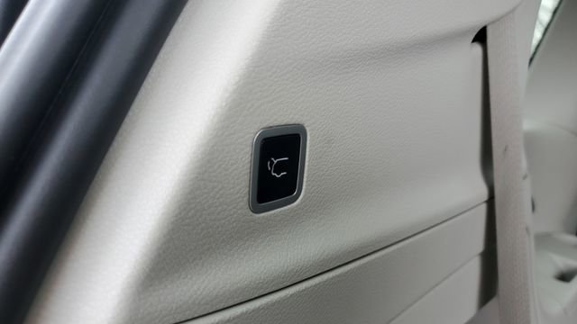 Certified 2024 Chrysler Pacifica Touring-L image 29