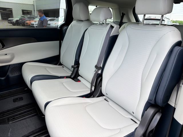 New 2026 Kia Carnival SX Prestige FWD image 20