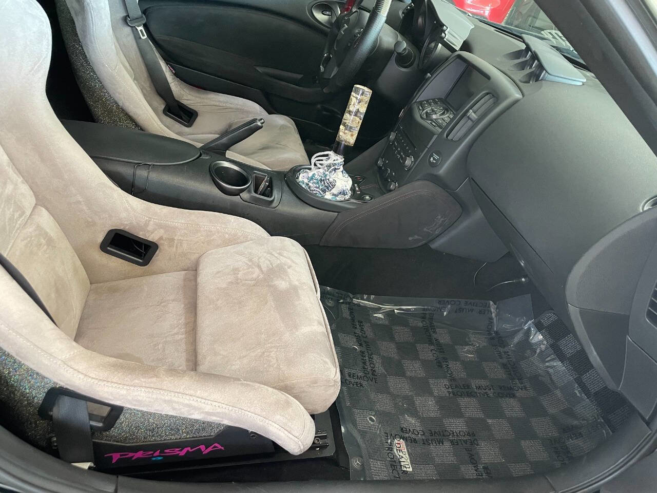 Used 2015 Nissan 370Z NISMO image 19