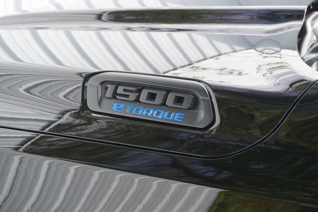 New 2026 RAM 1500 4x4 Crew Cab image 7