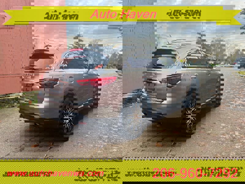 Used 2011 INFINITI FX35 Base w/ Premium Pkg image 4