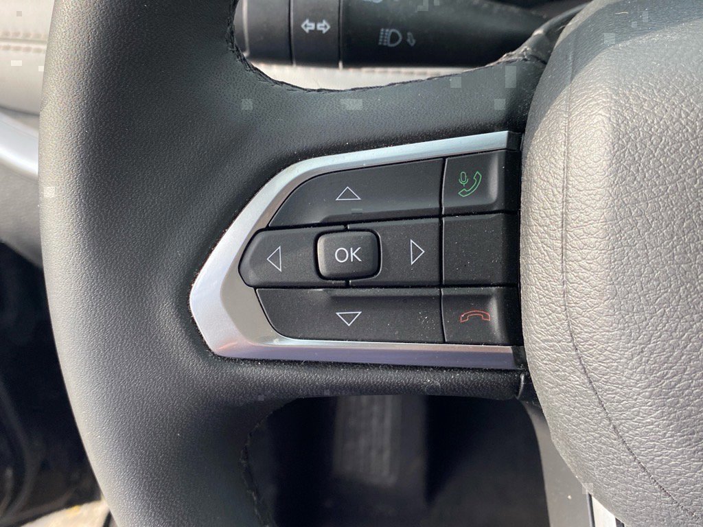 Used 2025 Jeep Compass Limited image 20