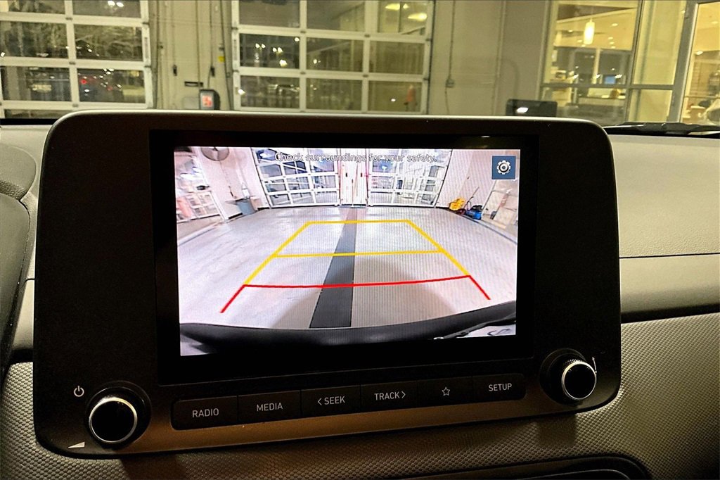 Used 2023 Hyundai Kona SE image 16