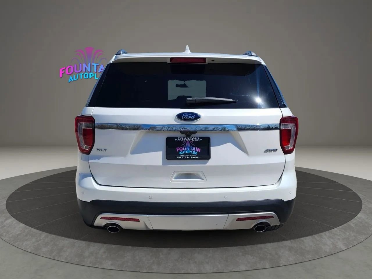 Used 2017 Ford Explorer XLT w/ Equipment Group 202A image 4