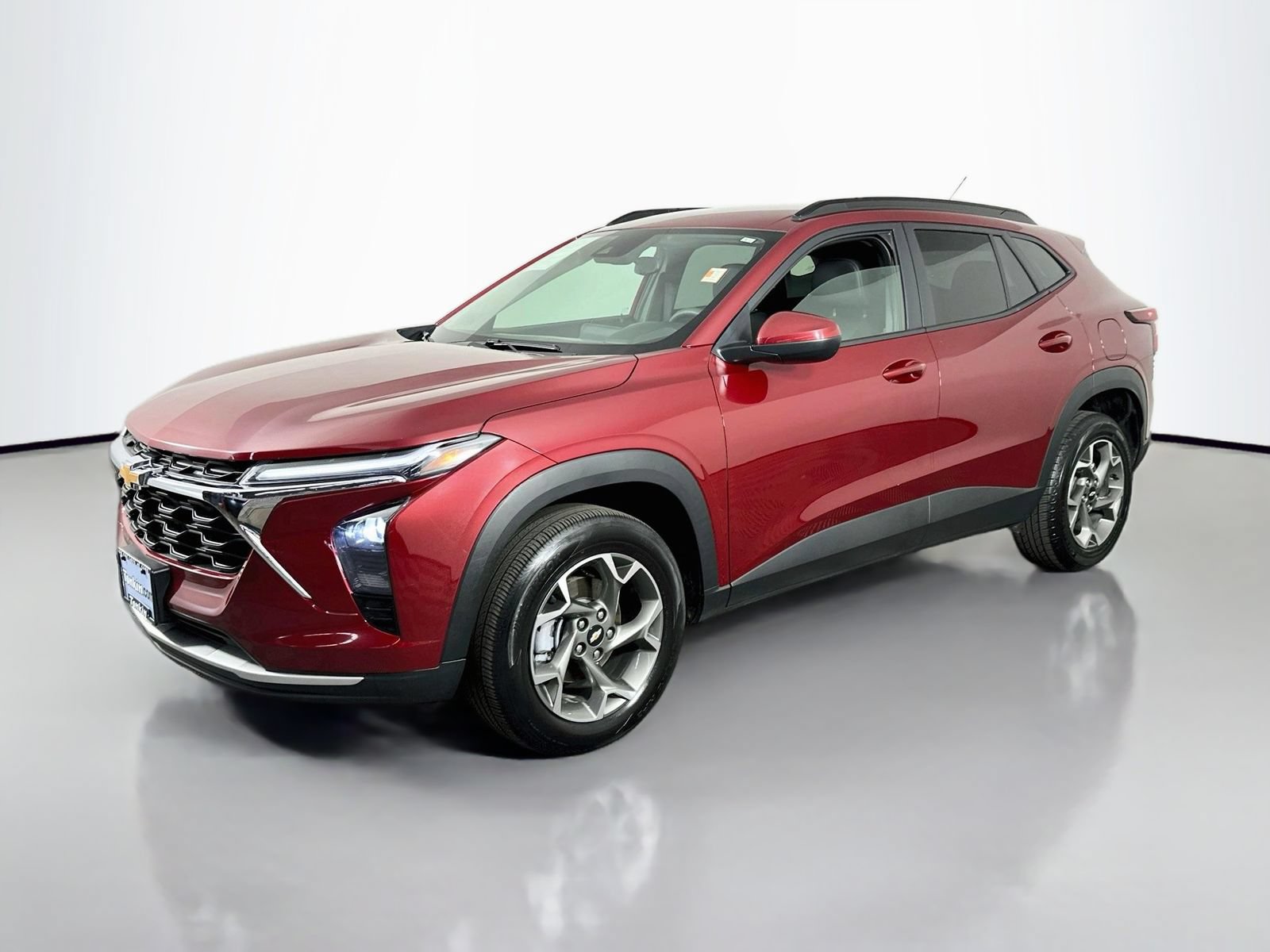 Used 2025 Chevrolet Trax LT FWD image 4