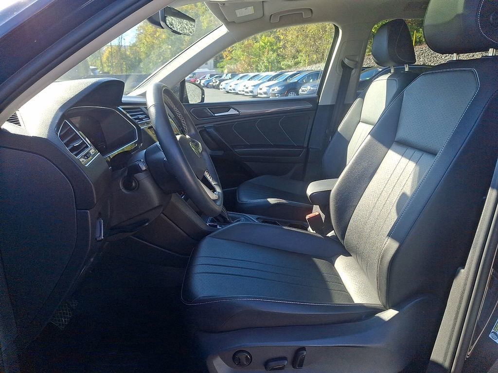 Used 2022 Volkswagen Tiguan SE image 14