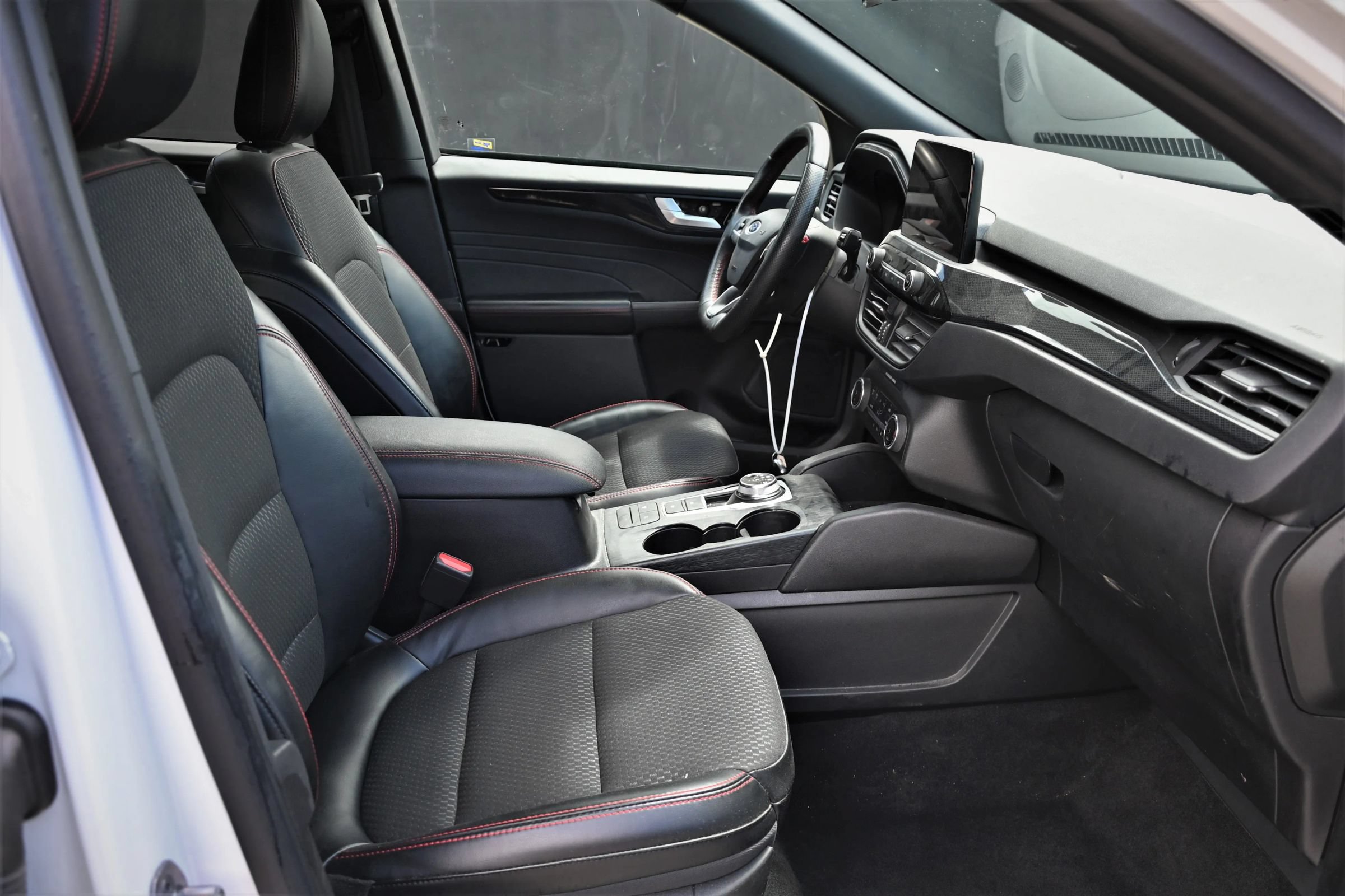Used 2023 Ford Escape ST-Line w/ Cold Weather Package FWD image 12