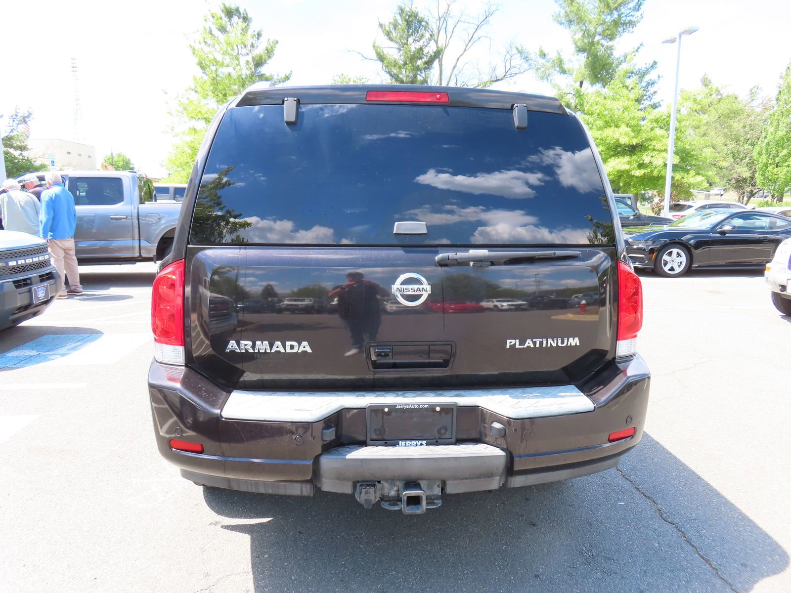 Used 2011 Nissan Armada Platinum AWD/4WD image 6
