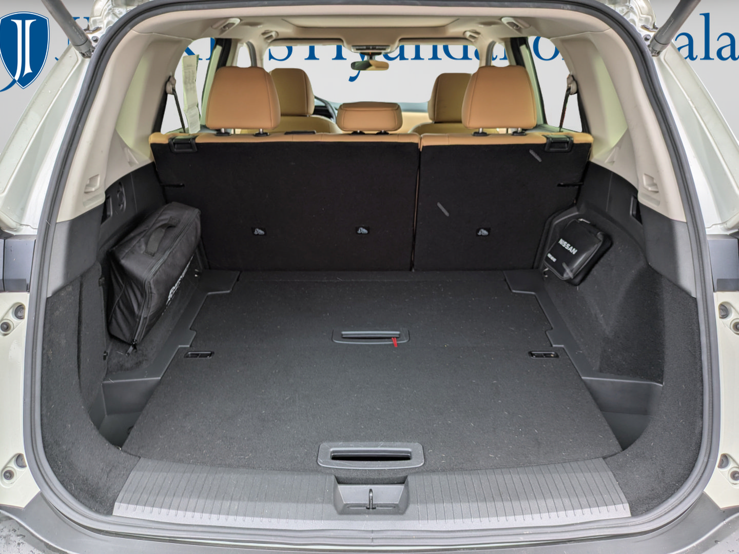 Used 2023 Nissan Rogue Platinum w/ Platinum Premium Package FWD image 9