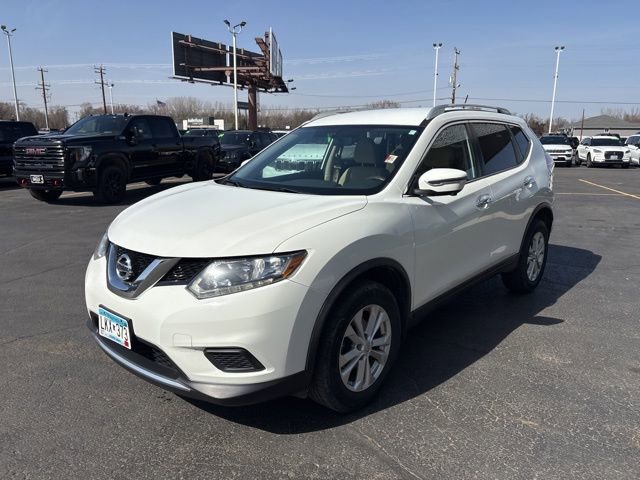 Used 2016 Nissan Rogue SV w/ SV Premium Package image 4