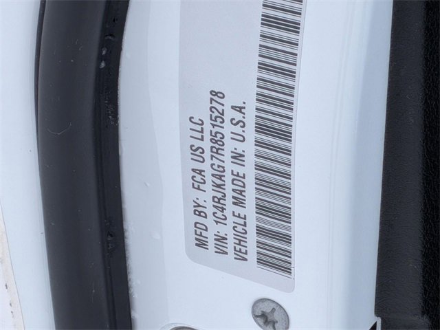 Certified 2024 Jeep Grand Cherokee L Laredo image 33