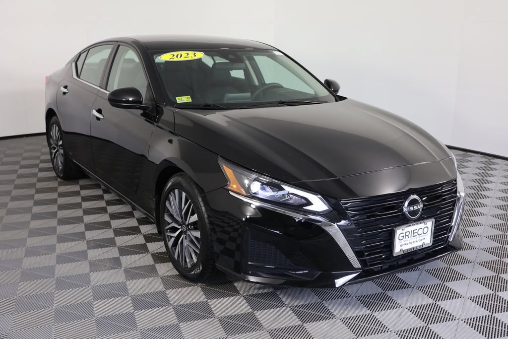 Used 2023 Nissan Altima 2.5 SV FWD image 1