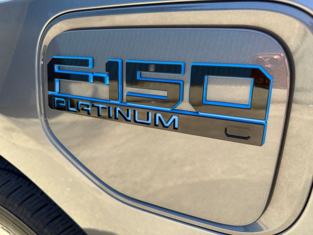 Used 2024 Ford F150 Lightning Platinum AWD/4WD image 35