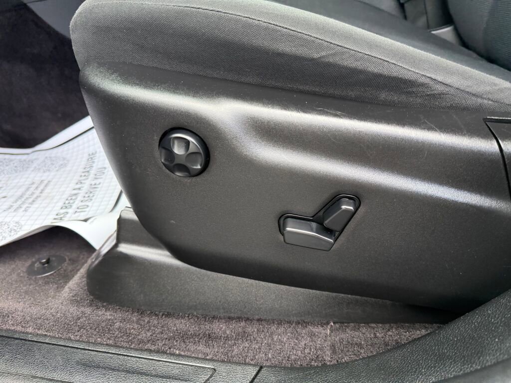 Used 2017 Jeep Grand Cherokee Laredo w/ Quick Order Package 23E image 10