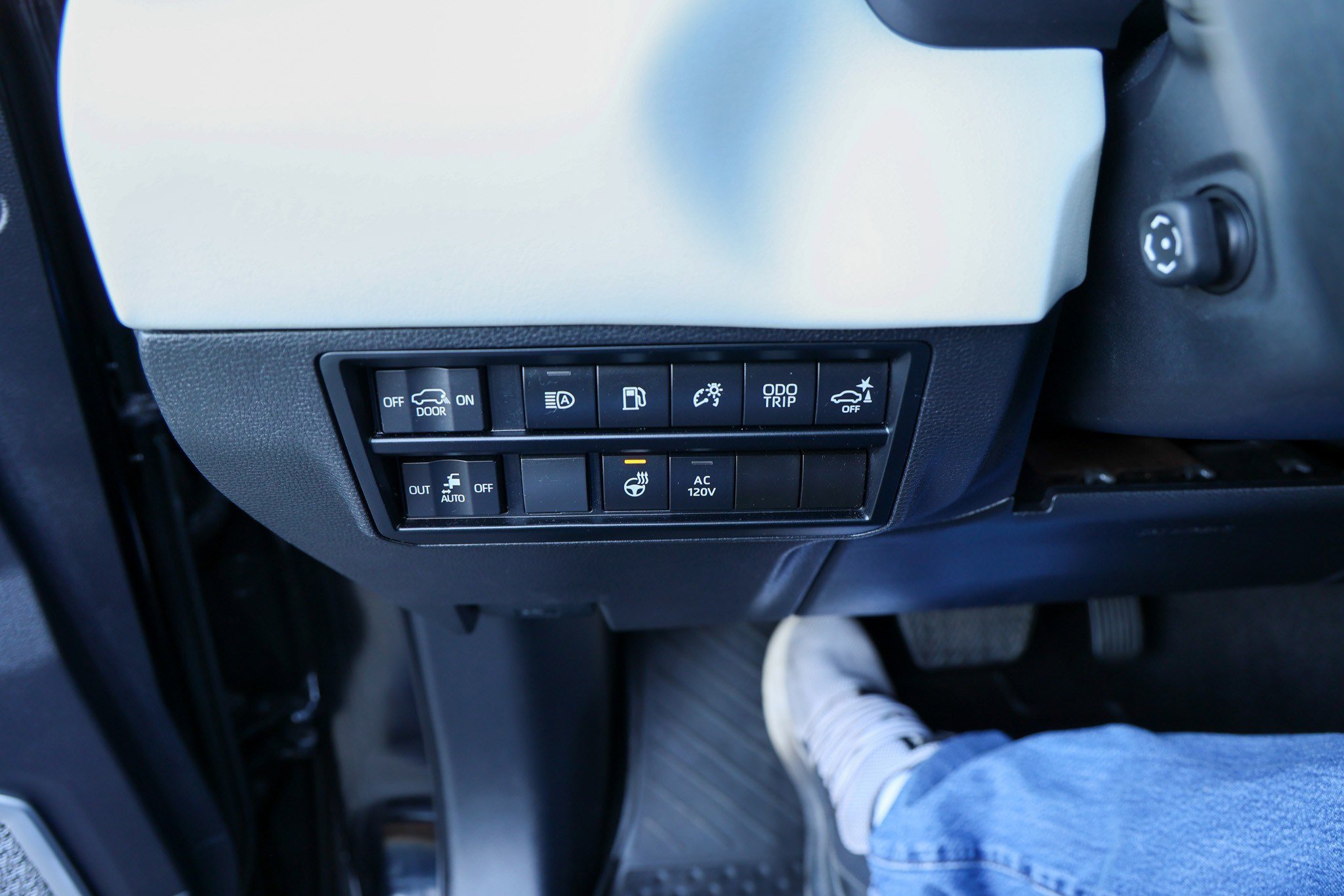 Used 2023 Toyota Sequoia Capstone image 19