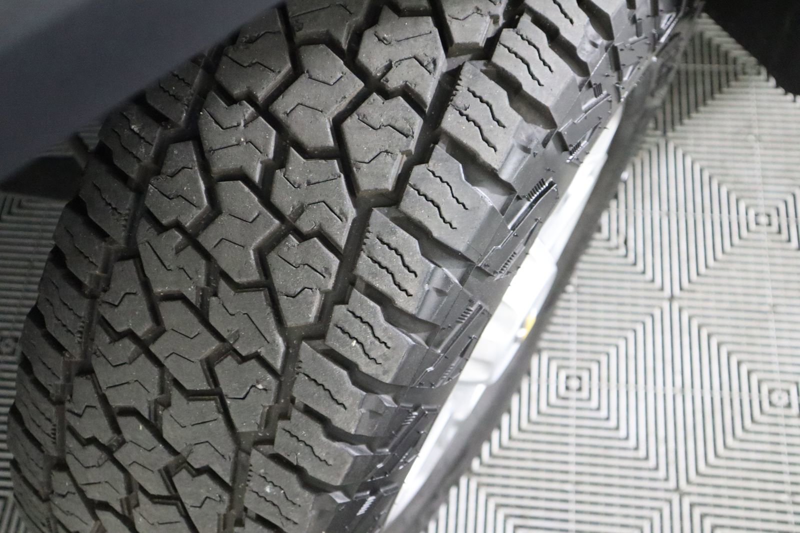 Used 2024 Chevrolet Silverado 2500 LTZ w/ LTZ Convenience Package image 64