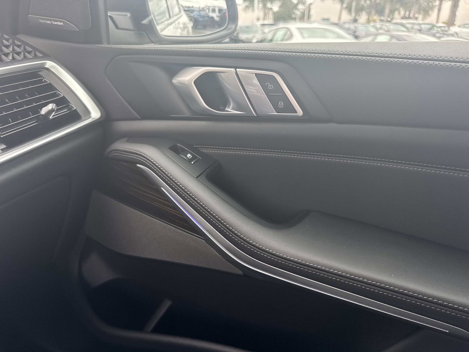 Used 2024 BMW X5 xDrive50e image 21