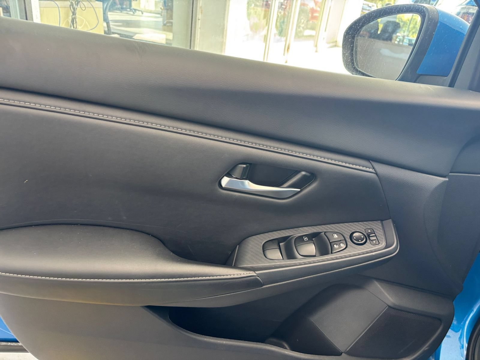 Used 2025 Nissan Sentra SV FWD image 19