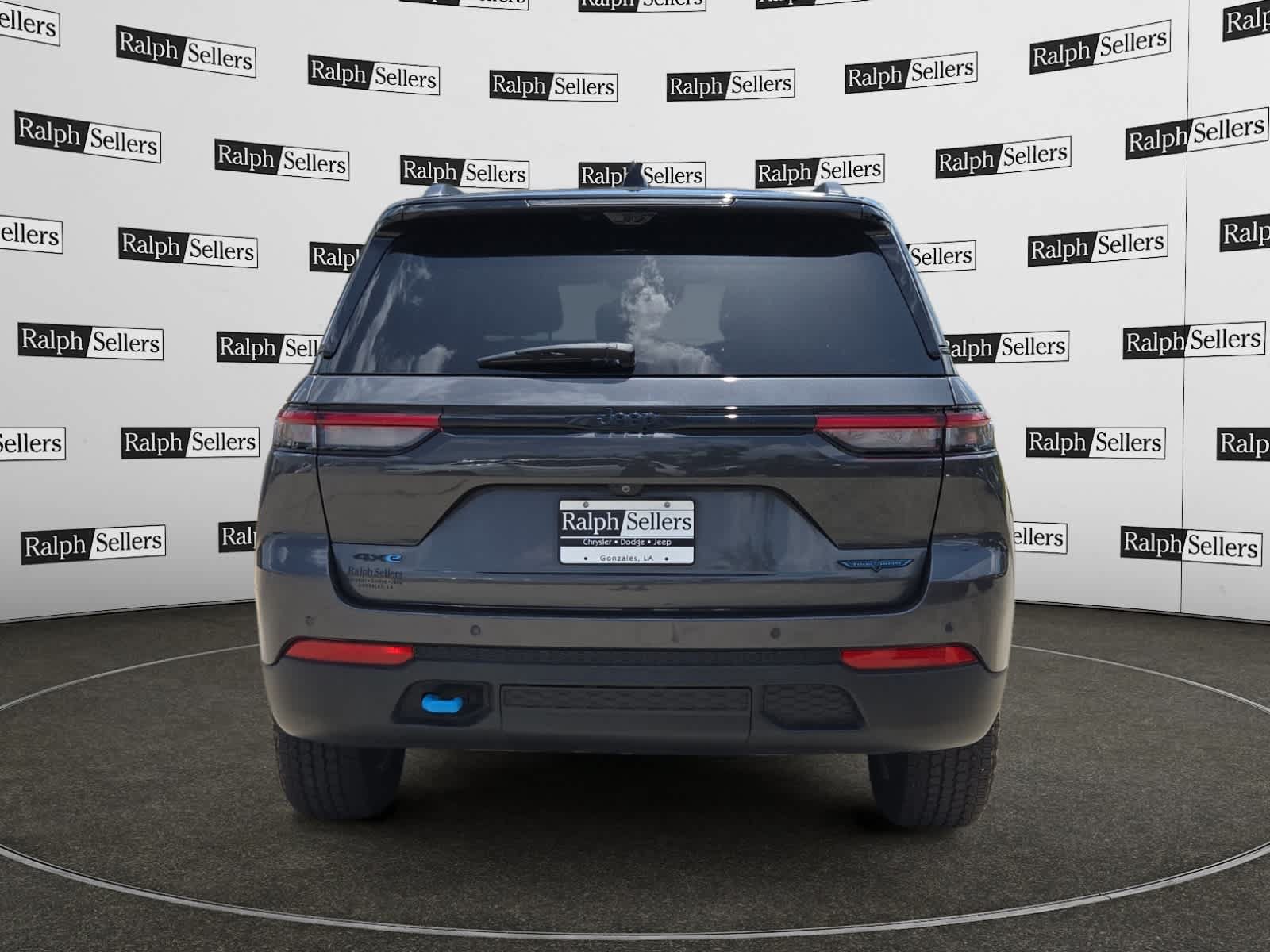 Used 2023 Jeep Grand Cherokee Trailhawk w/ Luxury Tech Group III AWD/4WD image 5
