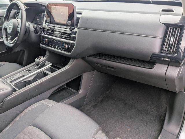 Used 2025 Nissan Pathfinder SV FWD image 27