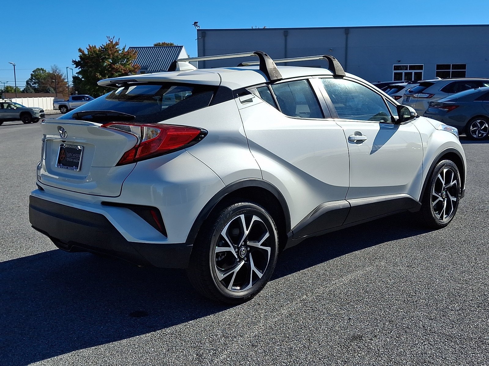 Used 2019 Toyota C-HR XLE FWD image 7
