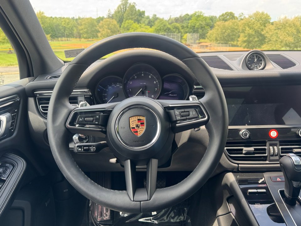 Certified 2025 Porsche Macan Turbo AWD/4WD image 15
