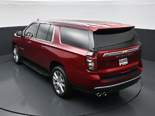 Used 2022 Chevrolet Suburban High Country AWD/4WD image 39