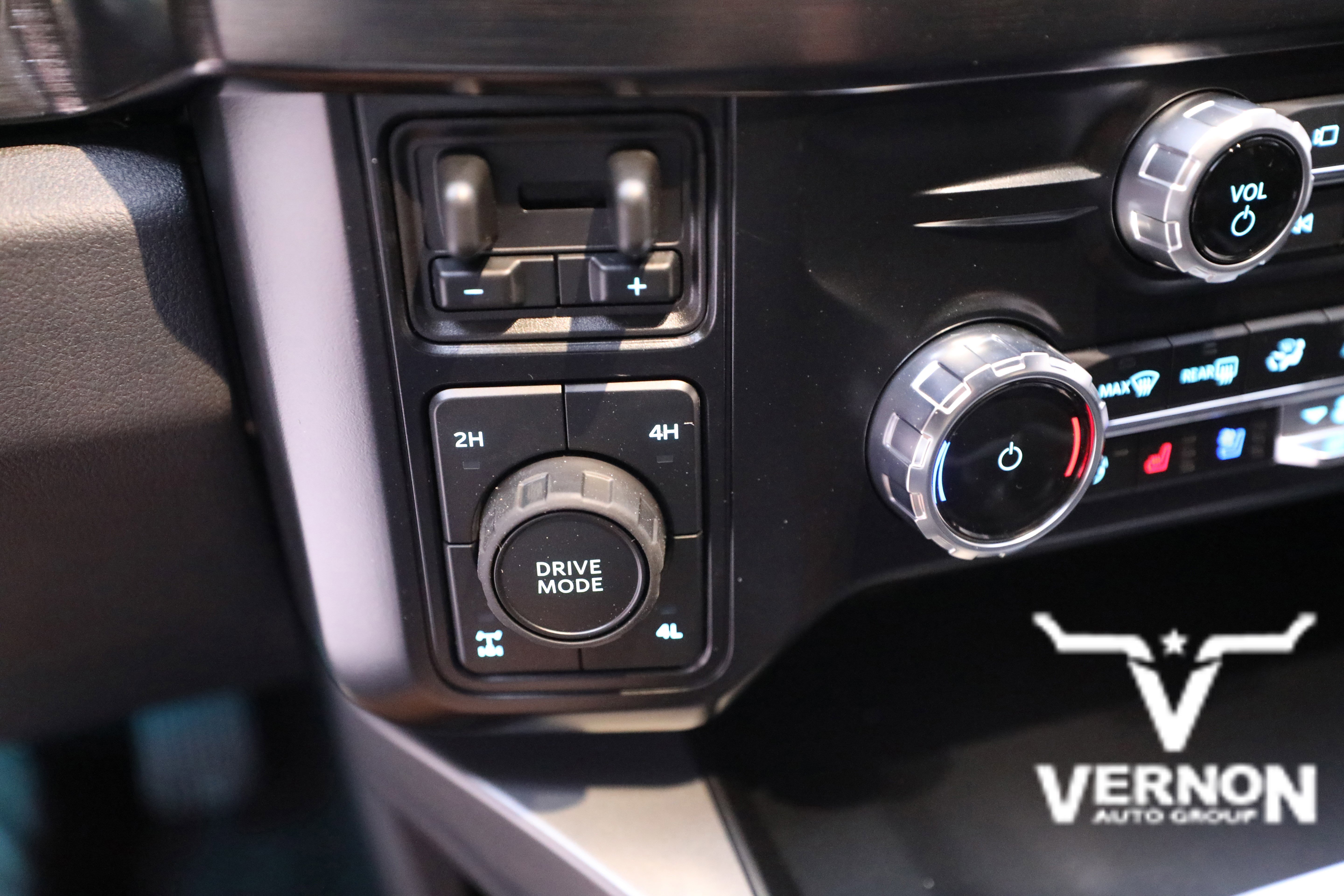 New 2026 Ford F250 Lariat w/ Lariat Premium Package image 25