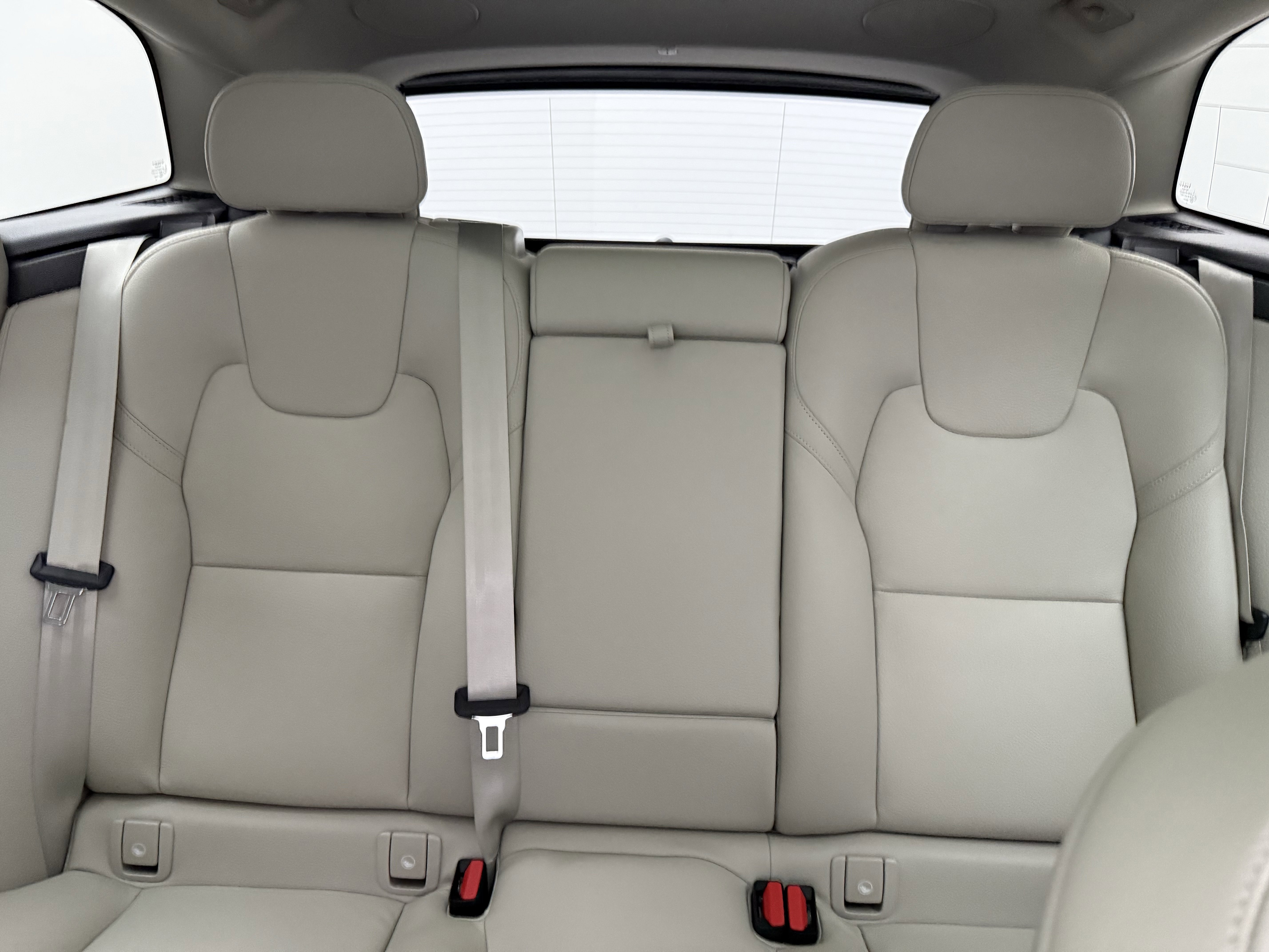 Certified 2023 Volvo XC60 B5 Plus w/ Protection Package Premier FWD image 27