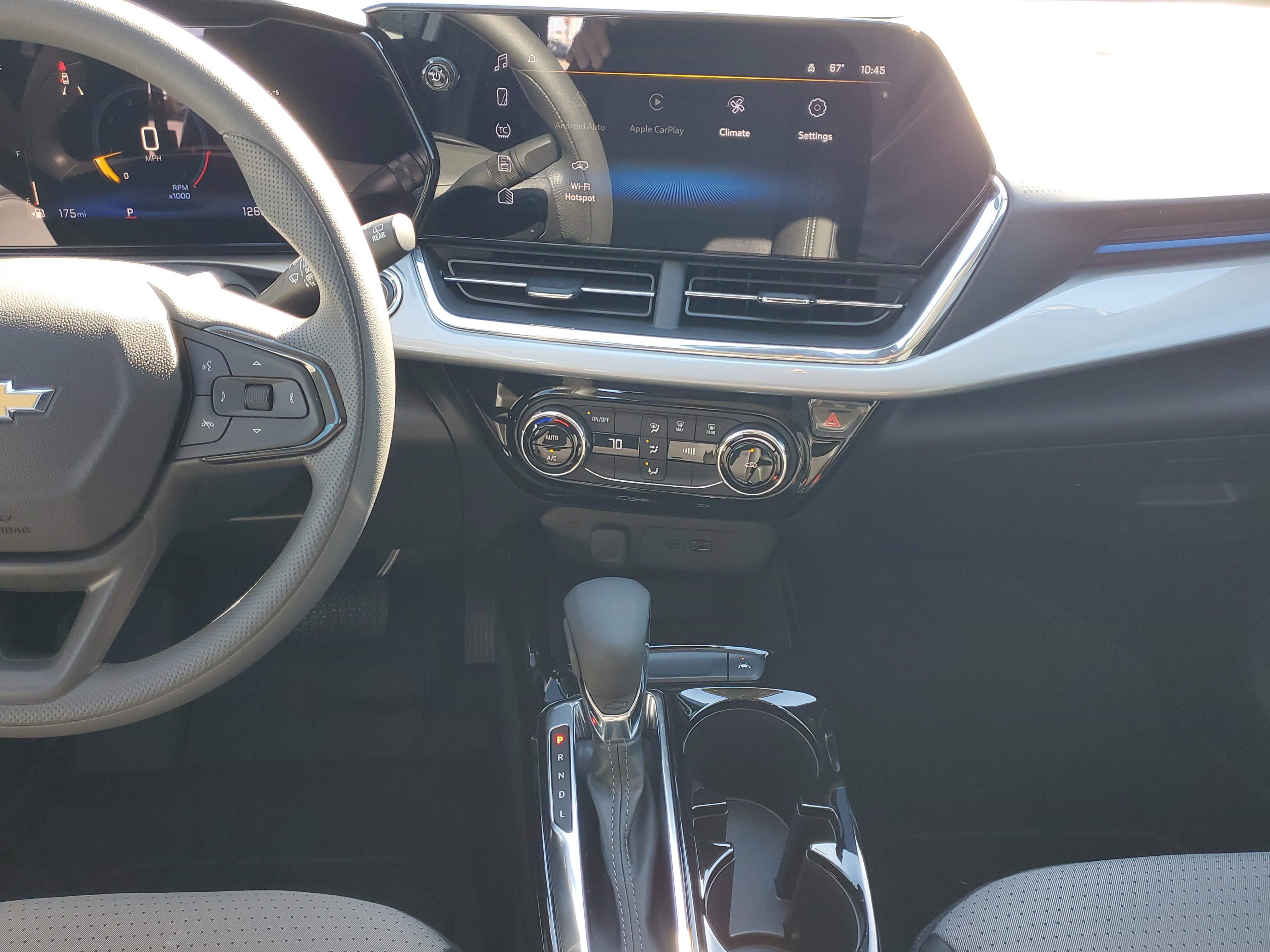 Used 2025 Chevrolet Trax LT image 17