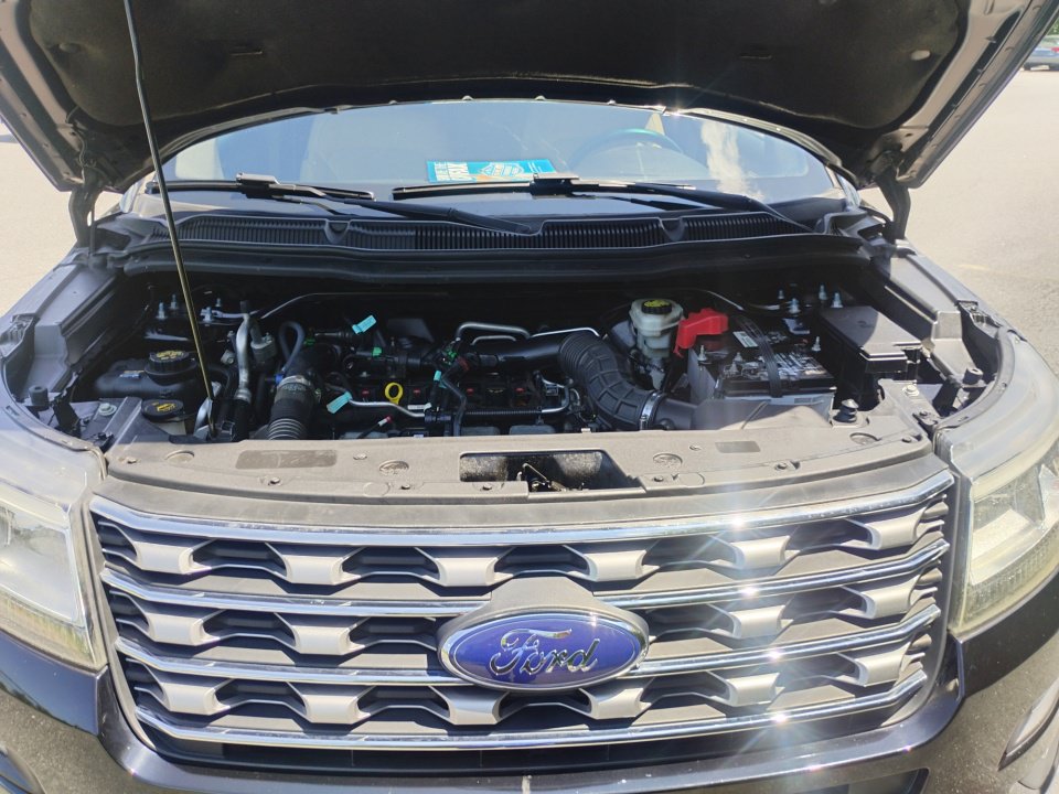Used 2017 Ford Explorer Limited w/ Equipment Group 301A FWD image 20