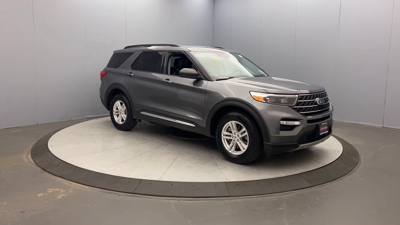 Used 2021 Ford Explorer XLT w/ Equipment Group 202A AWD/4WD image 7